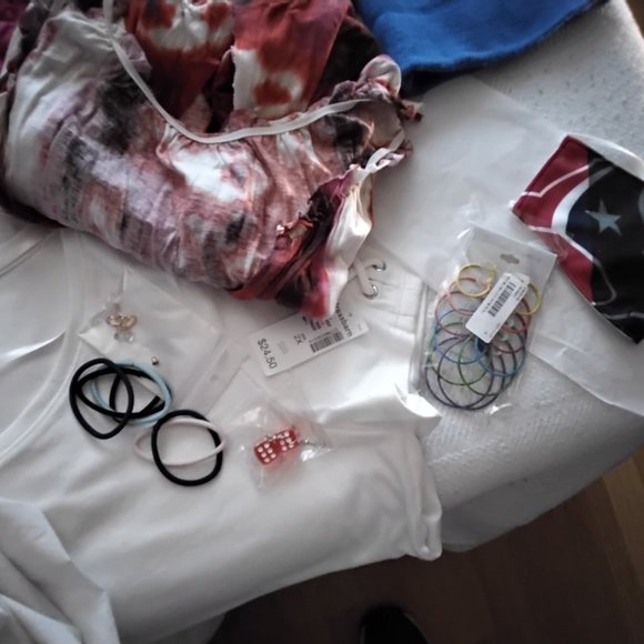 AWESOME WOMEN'S PLUS SIZE ALL Like New EUC MYSTERY BOX!!  $5.95 Shipping! RESELL - Picture 6 of 9